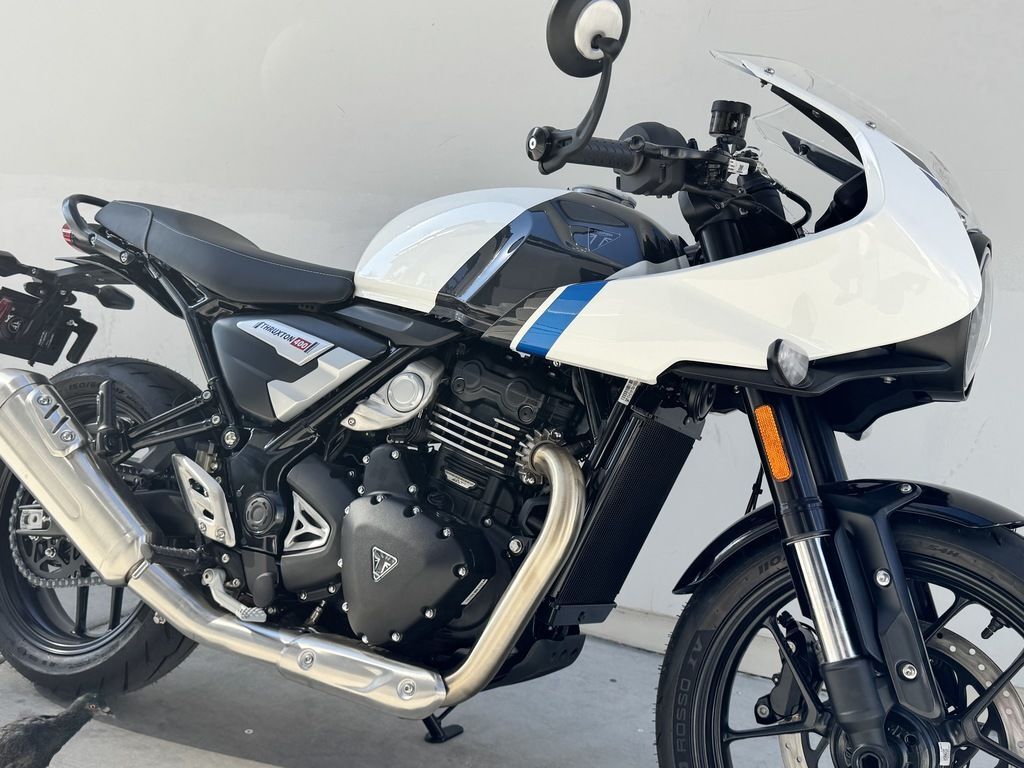 2026 Triumph Thruxton 400 Pearl Metallic White / Storm Grey 400 in Las Vegas, NV