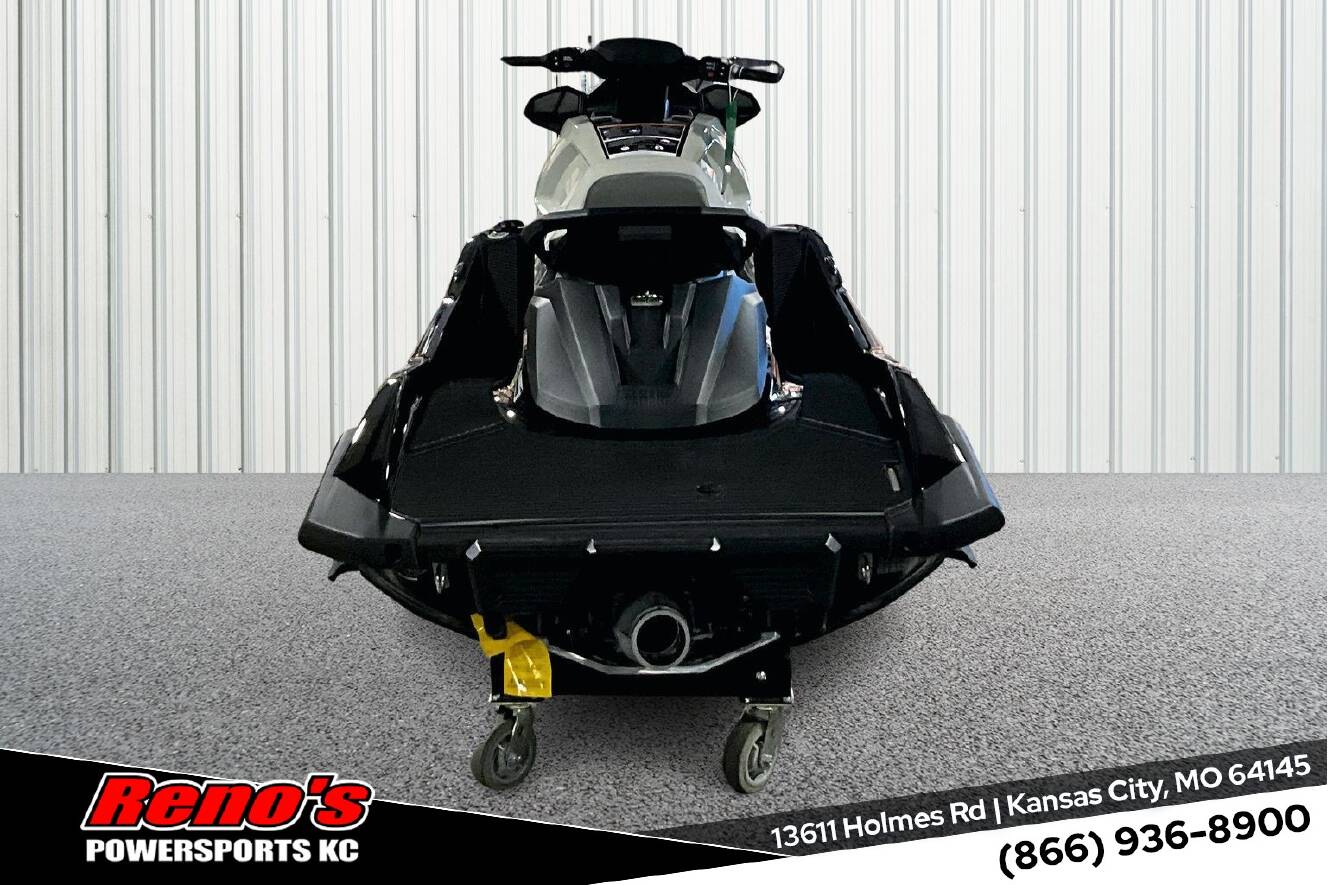 A photo of this 2026 Yamaha Waverunner Vx