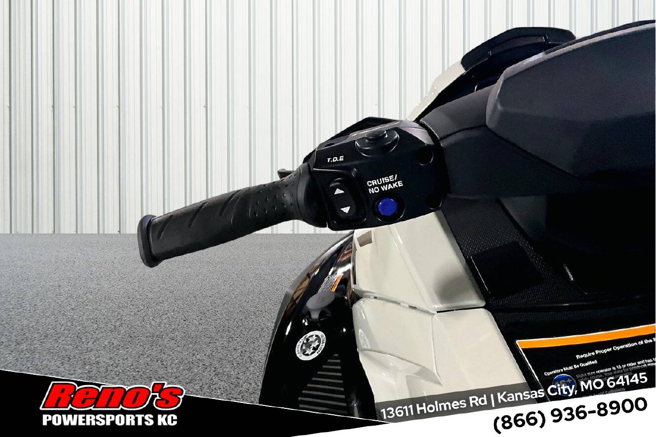 A photo of this 2026 Yamaha Waverunner Vx