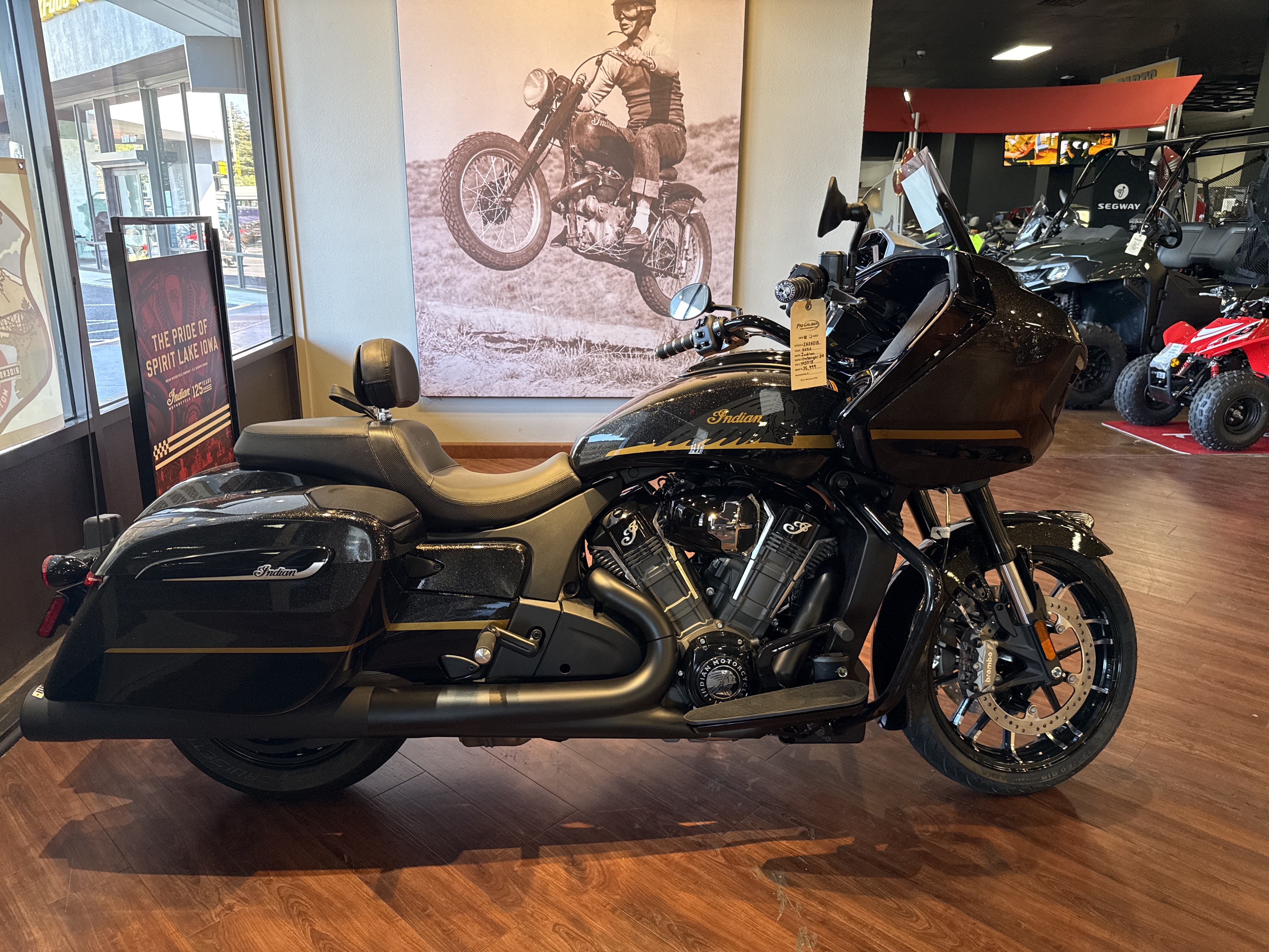 2026 Indian CHALLENGER DH 112, BLACK METALLIC/BLACK CRYSTAL POWERBA DARK HORSE in Vancouver, WA