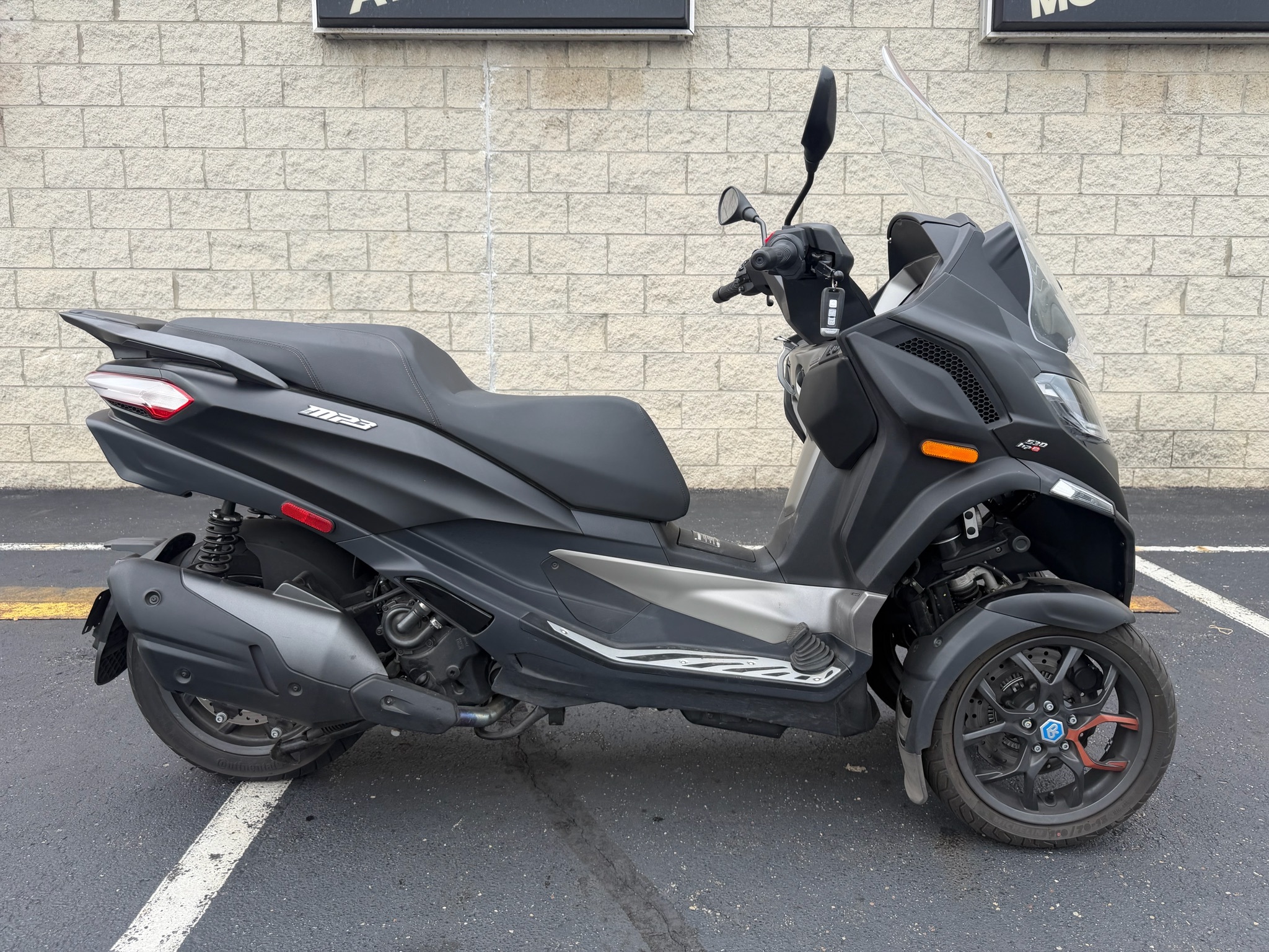 2023 Piaggio MP3 530 Exclusive 530 HPE EXCLUSIVE in Massillon, OH