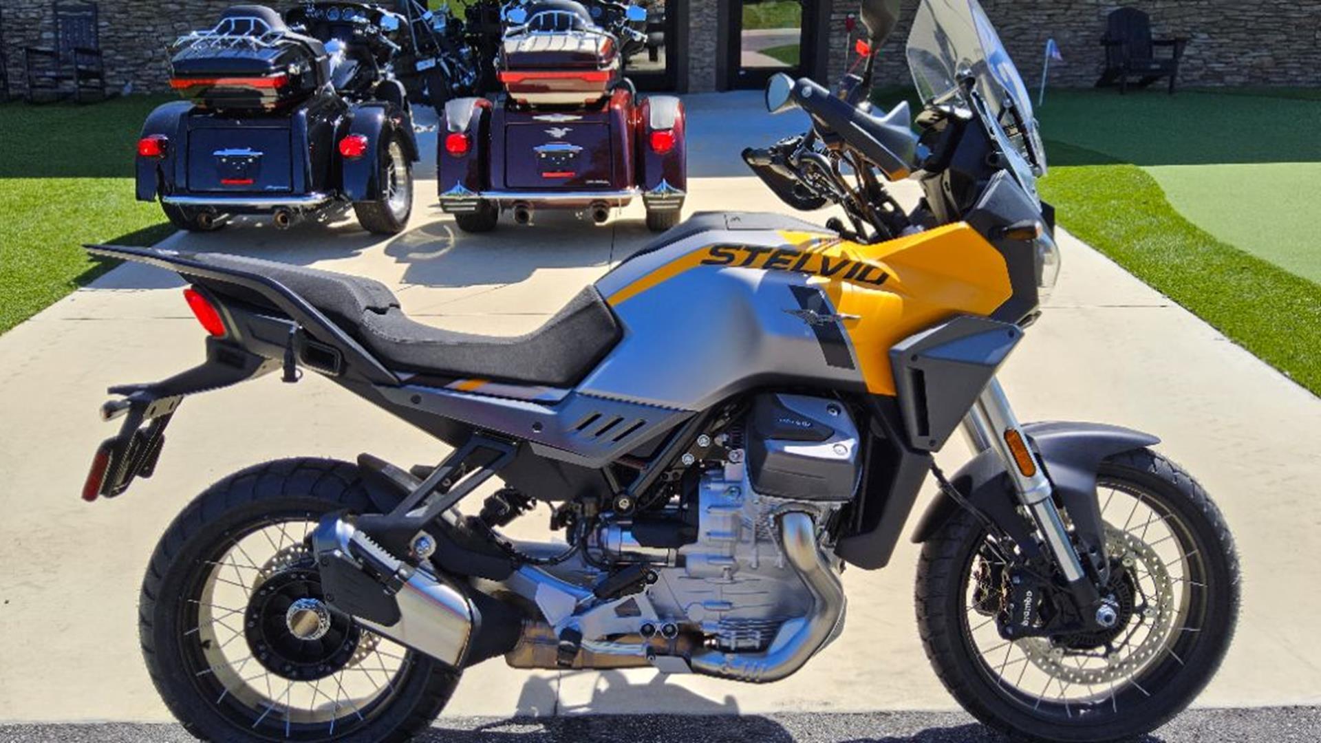 2025 Moto Guzzi Stelvio PFF Rider Assistance Solution BASE in Wildwood, FL
