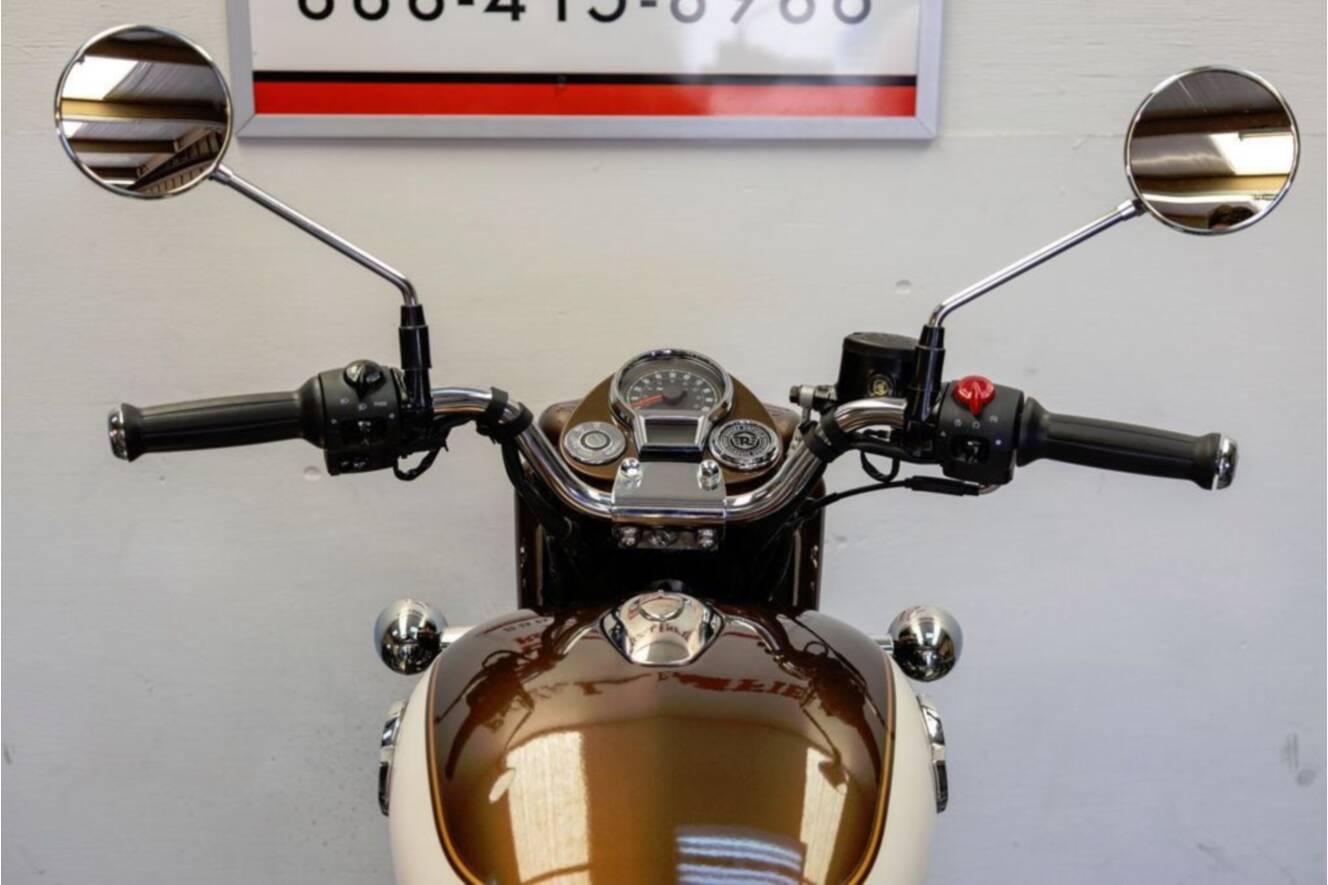A photo of this 2027 Royal Enfield CLASSIC 350 ABS