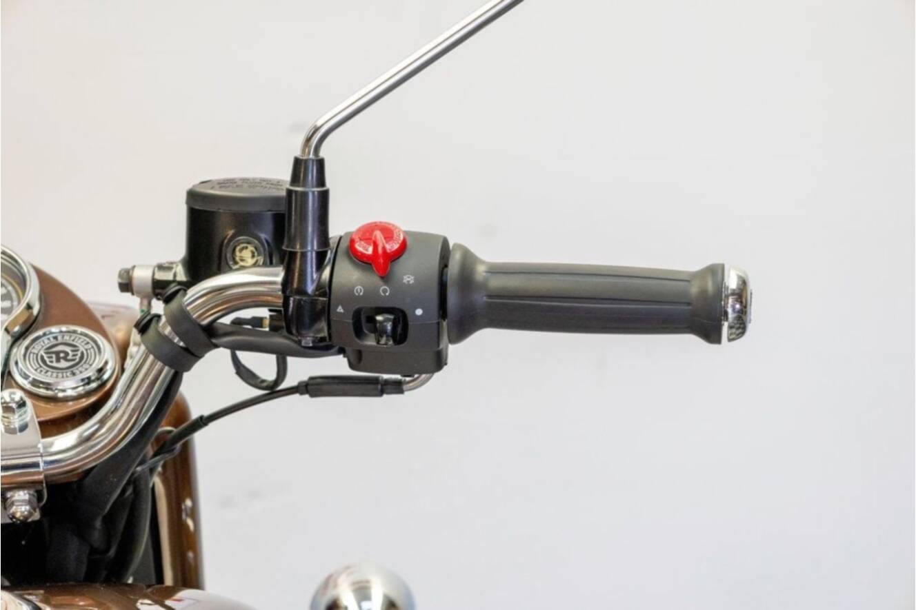A photo of this 2027 Royal Enfield CLASSIC 350 ABS