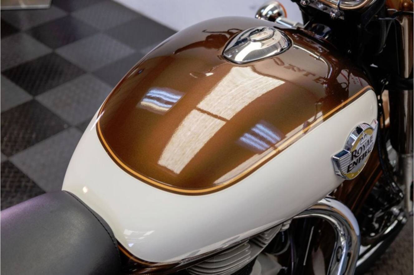 A photo of this 2027 Royal Enfield CLASSIC 350 ABS
