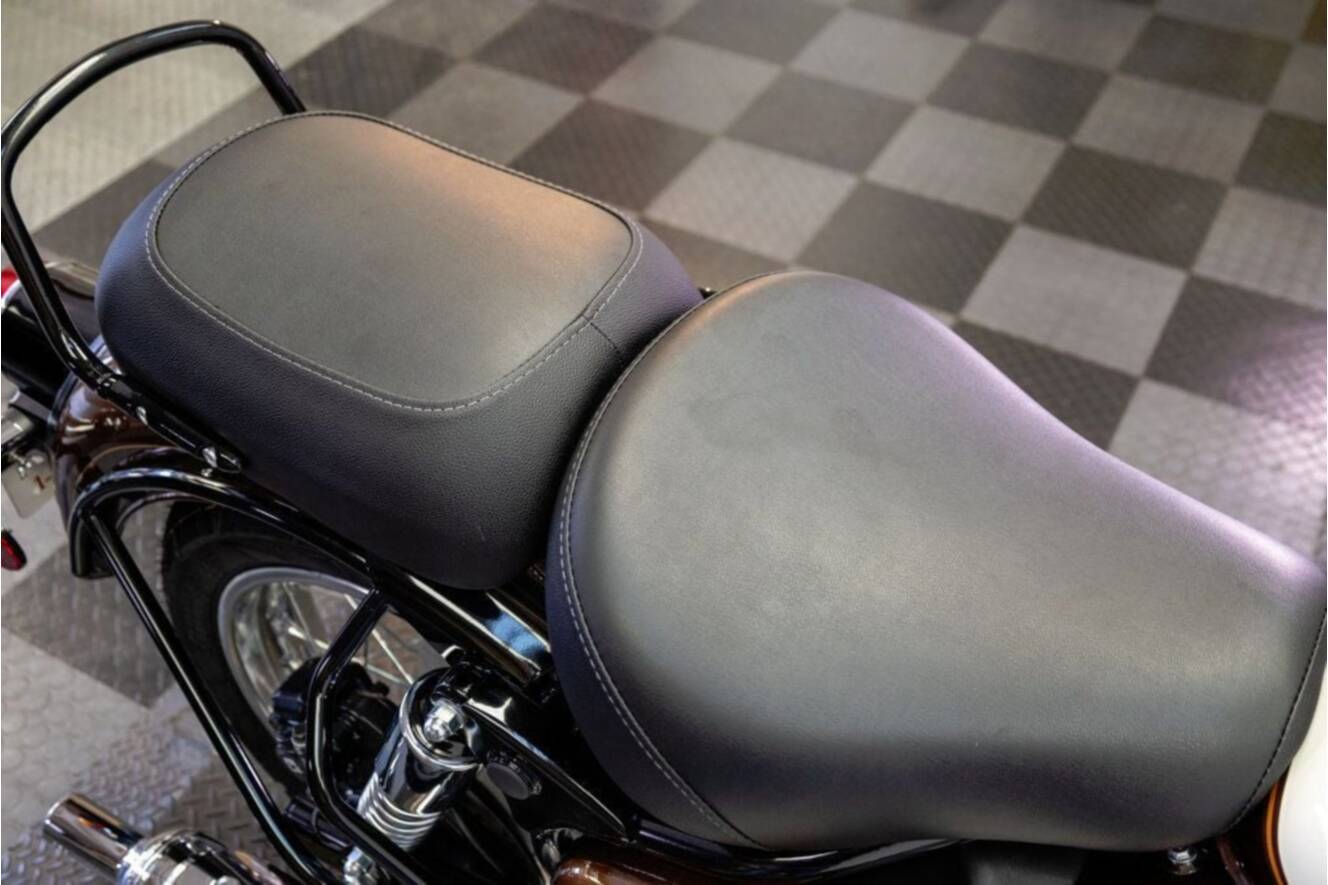 A photo of this 2027 Royal Enfield CLASSIC 350 ABS