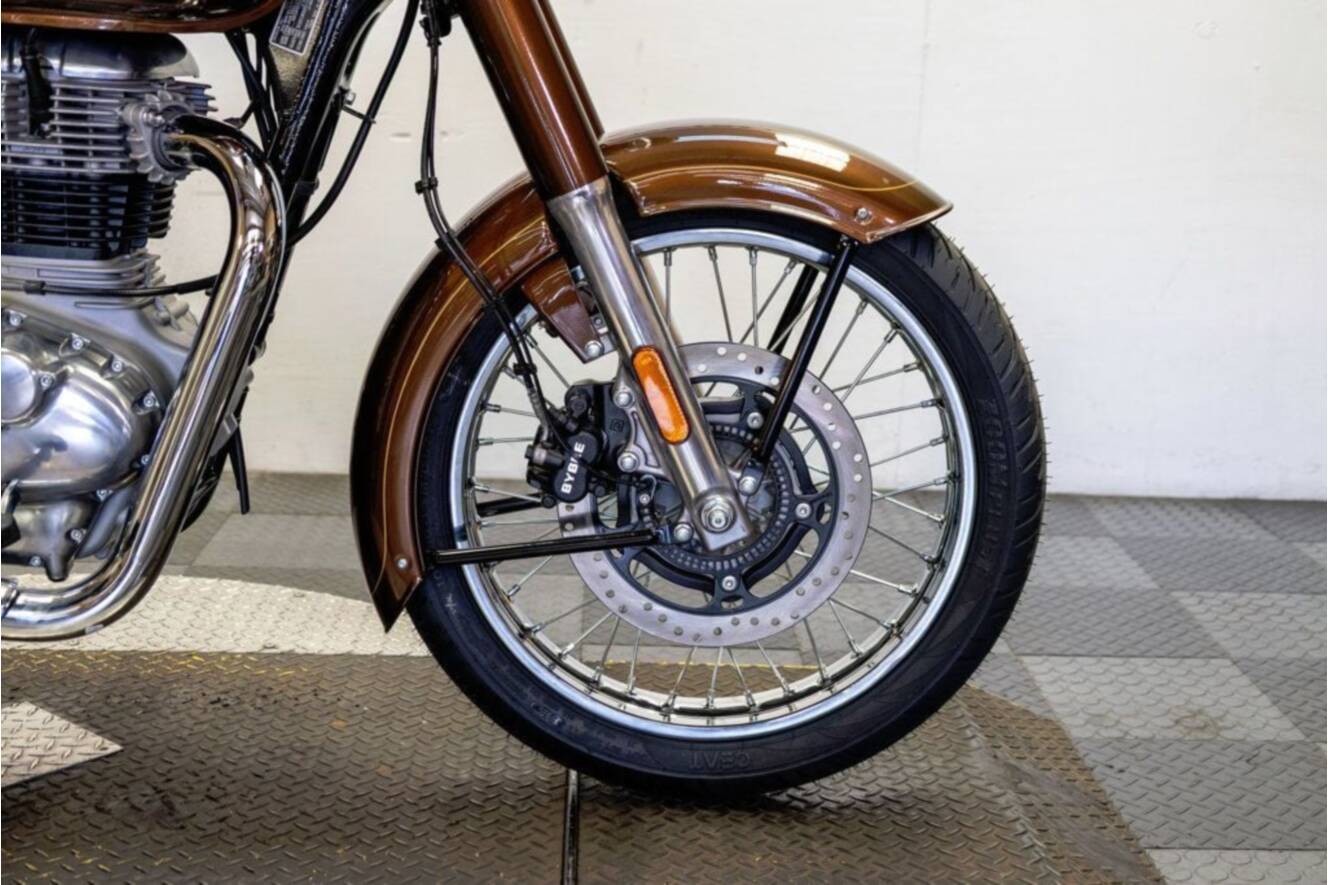 A photo of this 2027 Royal Enfield CLASSIC 350 ABS
