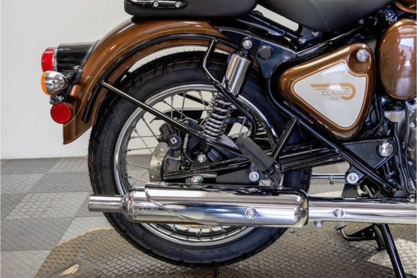 A photo of this 2027 Royal Enfield CLASSIC 350 ABS