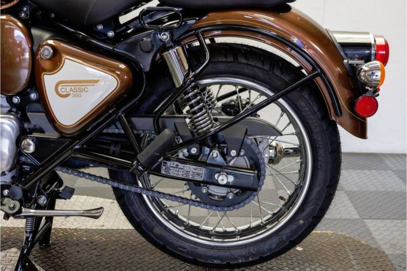 A photo of this 2027 Royal Enfield CLASSIC 350 ABS
