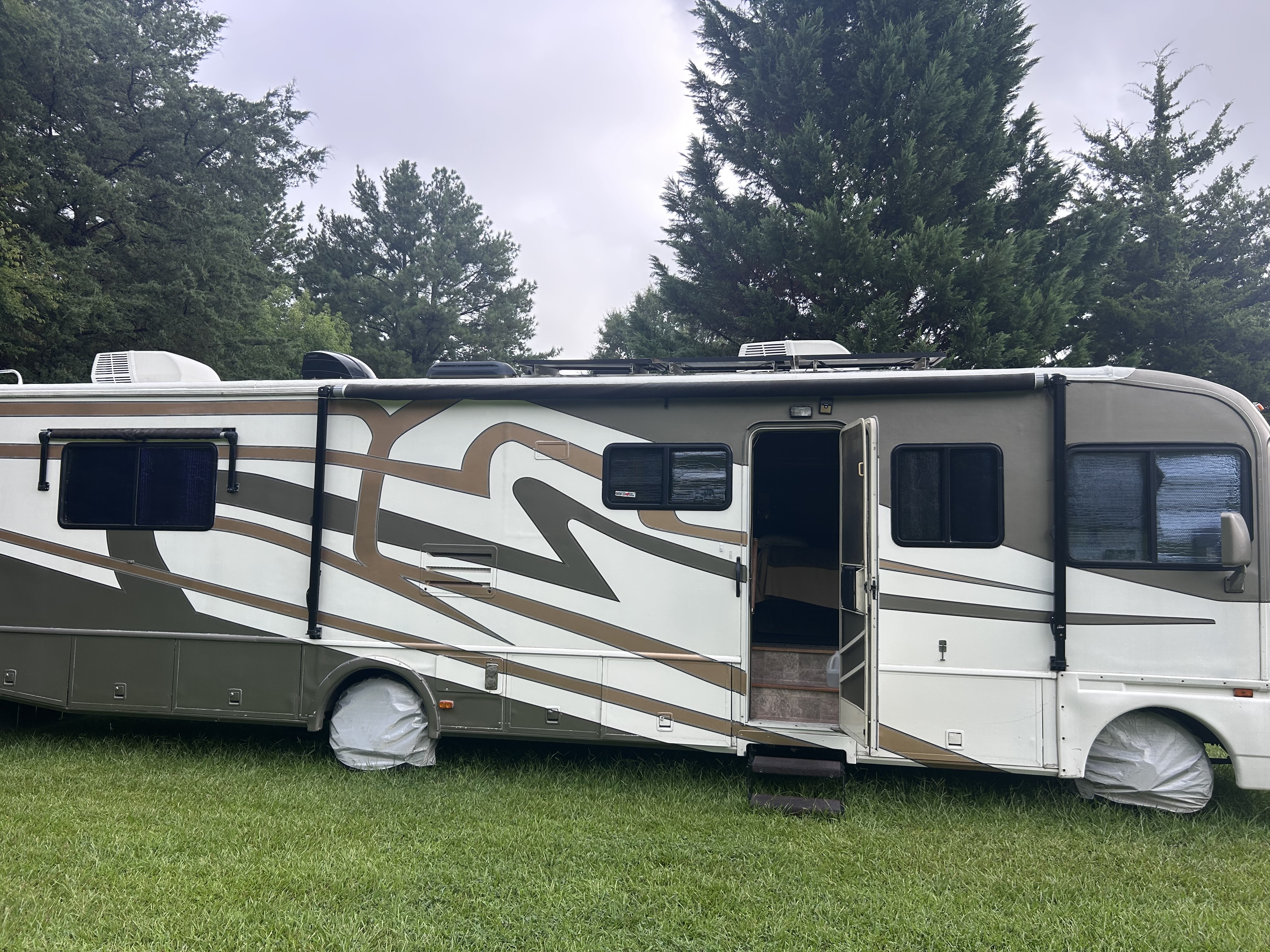 1996 Fleetwood BOUNDER 34J RV