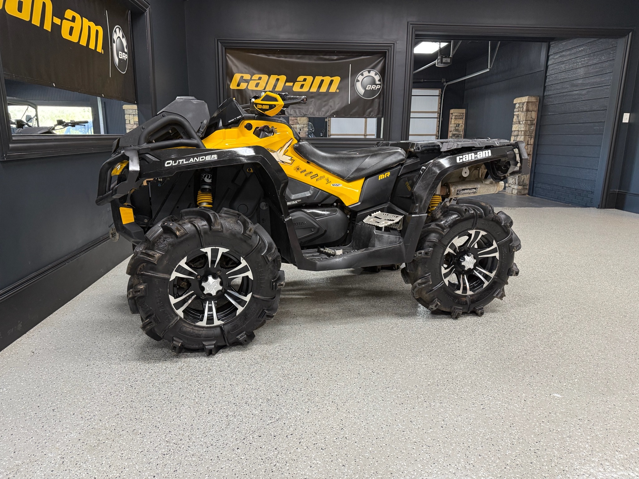 2015 Can-Am Outlander™ X® mr 1000 in iron station NC