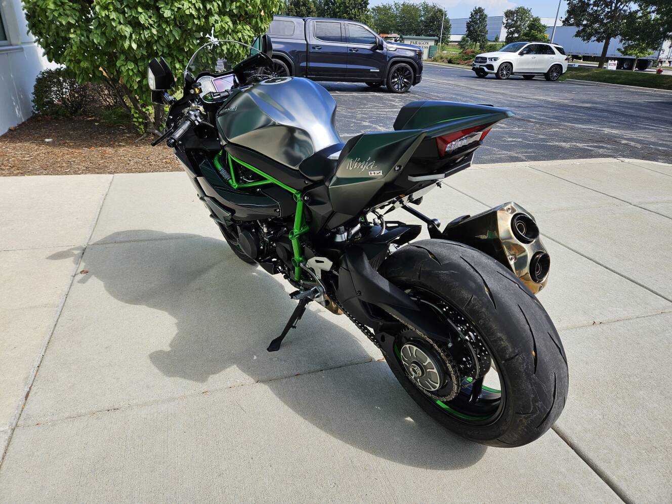 A photo of this 2025 Kawasaki Ninja H2® Carbon ABS
