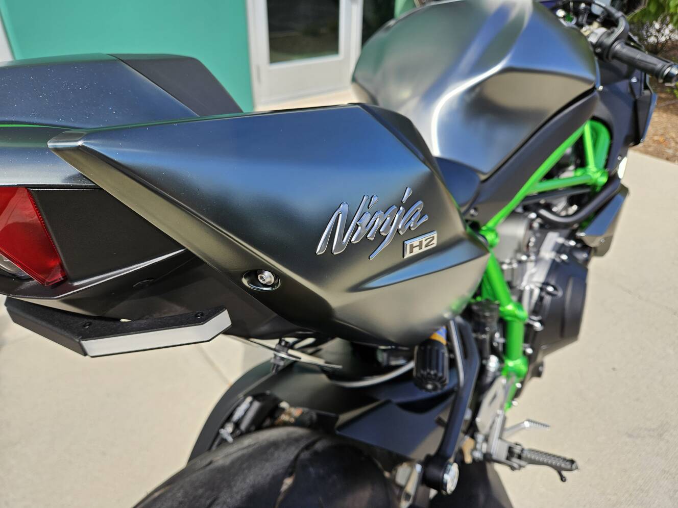 A photo of this 2025 Kawasaki Ninja H2® Carbon ABS