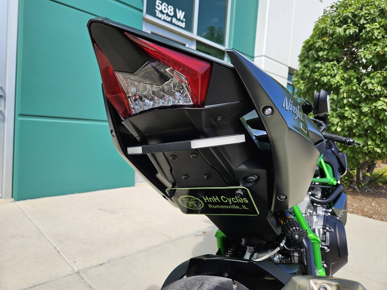 A photo of this 2025 Kawasaki Ninja H2® Carbon ABS
