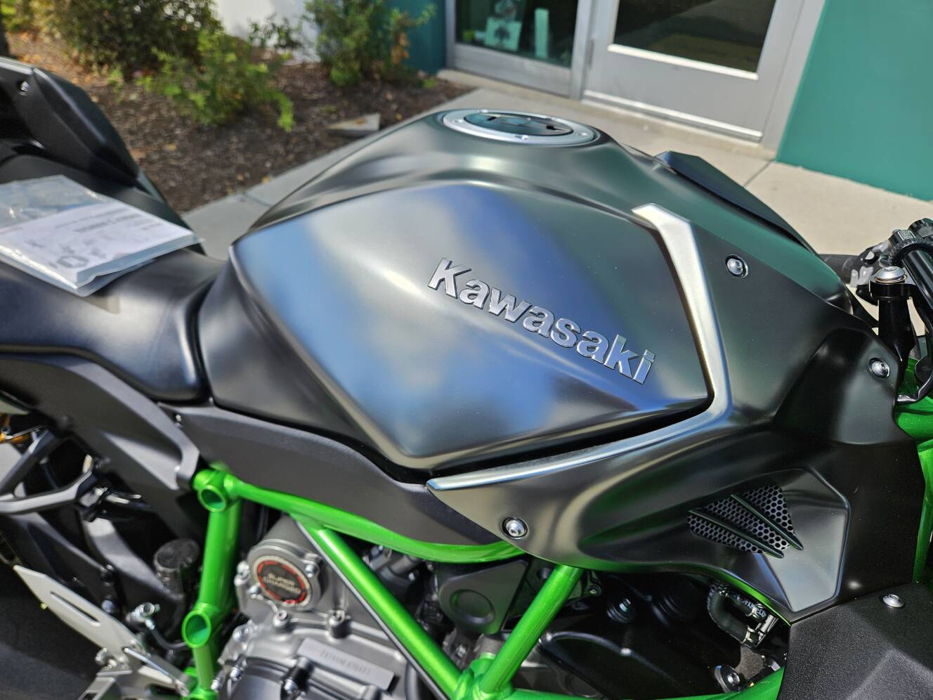 A photo of this 2025 Kawasaki Ninja H2® Carbon ABS
