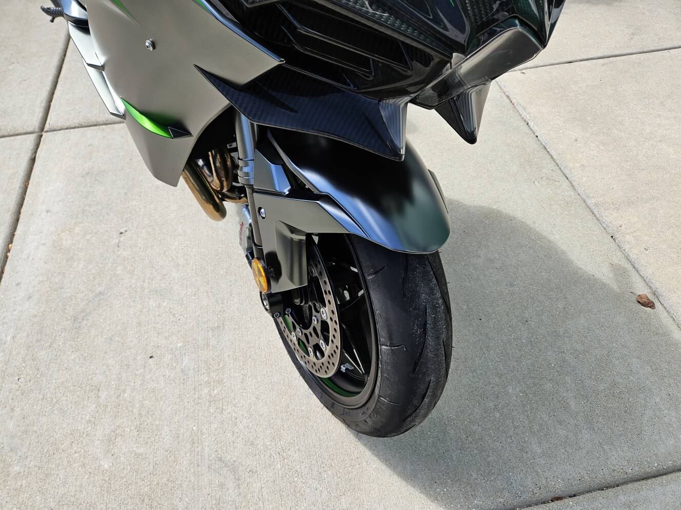 A photo of this 2025 Kawasaki Ninja H2® Carbon ABS