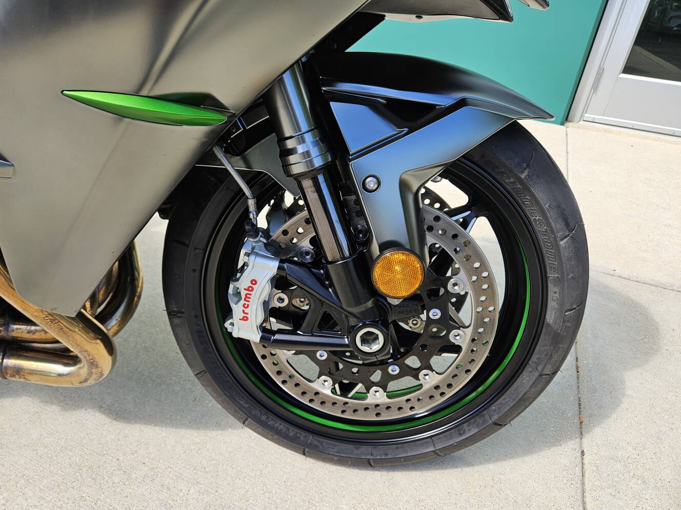 A photo of this 2025 Kawasaki Ninja H2® Carbon ABS