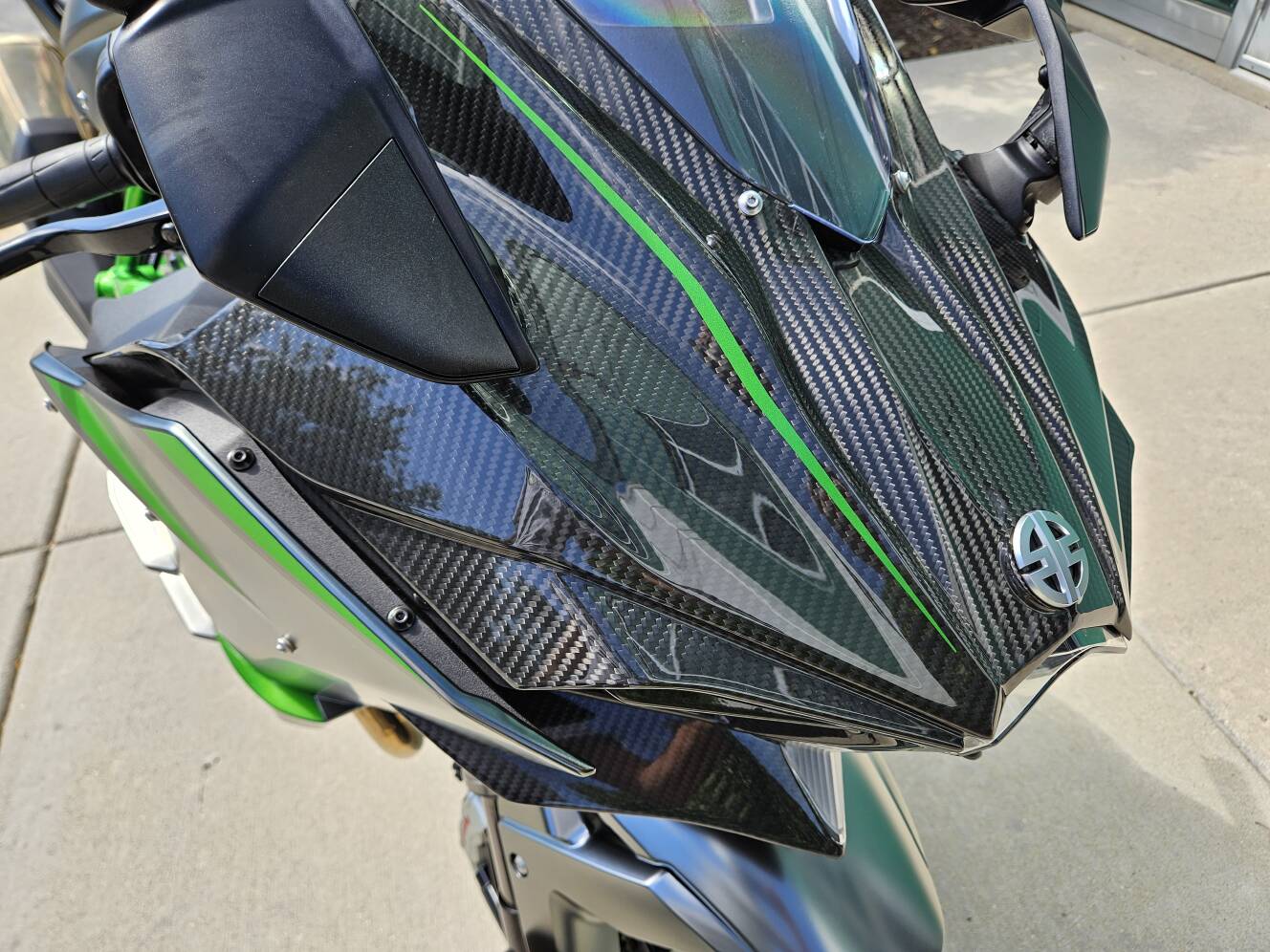 A photo of this 2025 Kawasaki Ninja H2® Carbon ABS