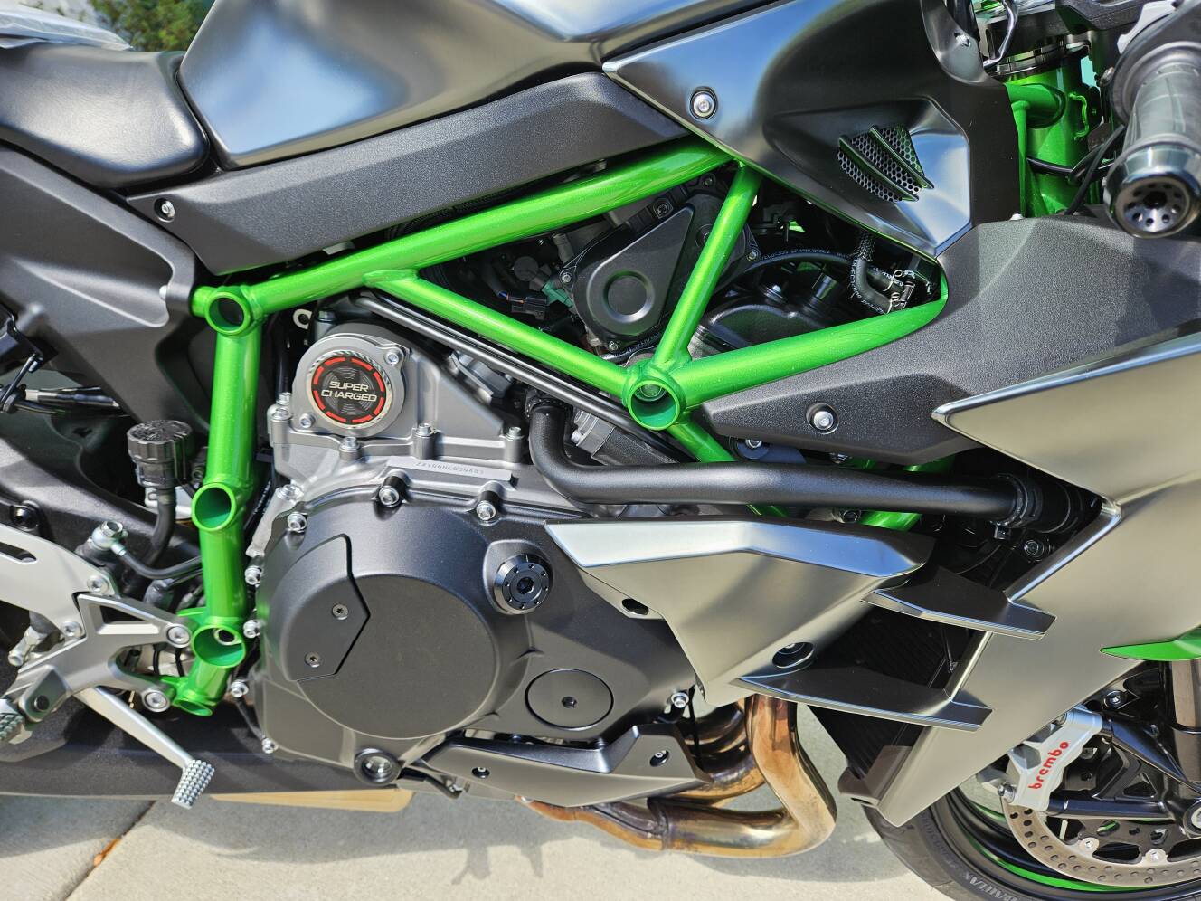 A photo of this 2025 Kawasaki Ninja H2® Carbon ABS