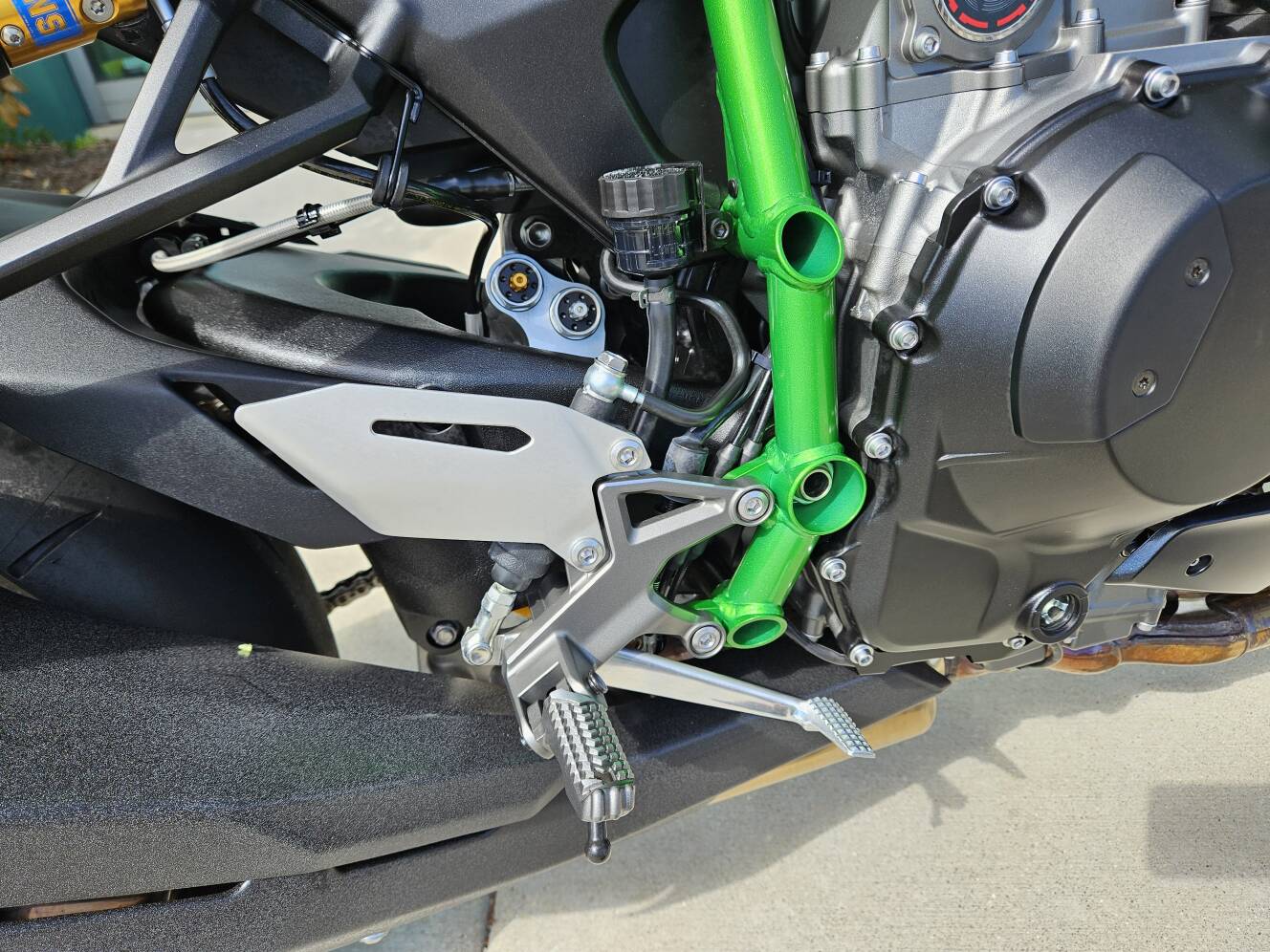 A photo of this 2025 Kawasaki Ninja H2® Carbon ABS