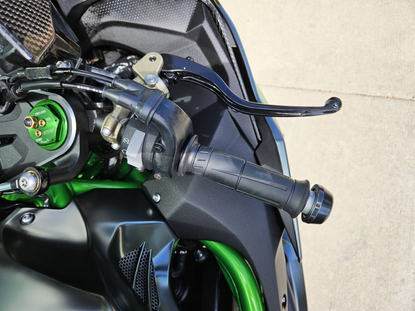 A photo of this 2025 Kawasaki Ninja H2® Carbon ABS