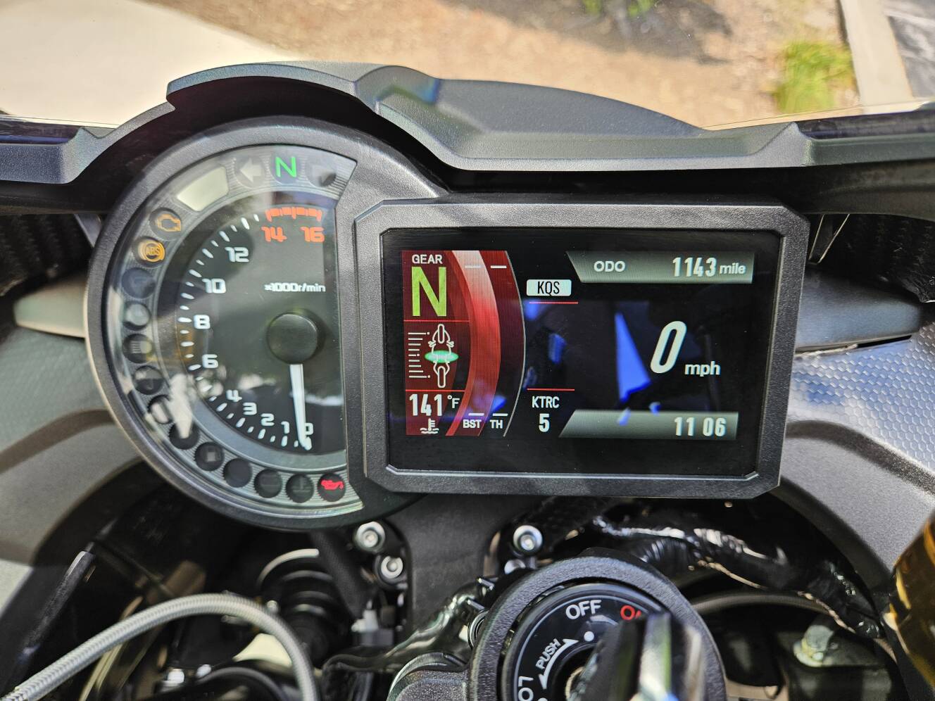 A photo of this 2025 Kawasaki Ninja H2® Carbon ABS