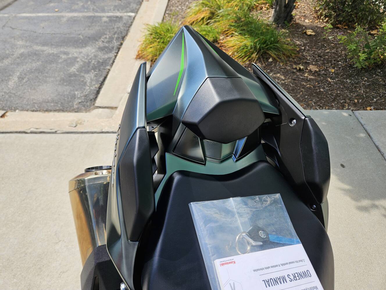 A photo of this 2025 Kawasaki Ninja H2® Carbon ABS
