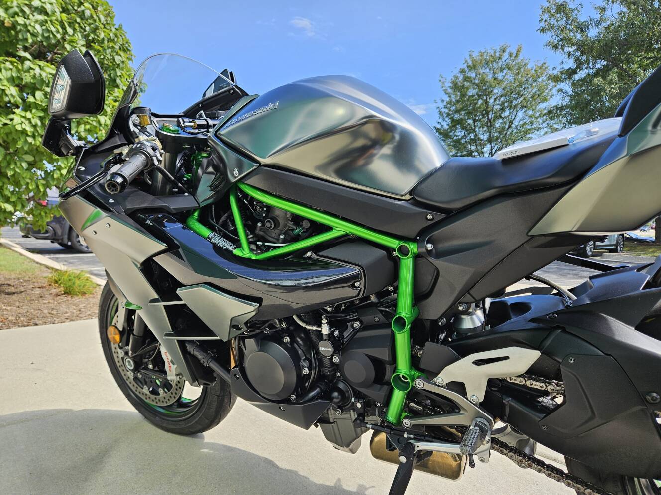 A photo of this 2025 Kawasaki Ninja H2® Carbon ABS