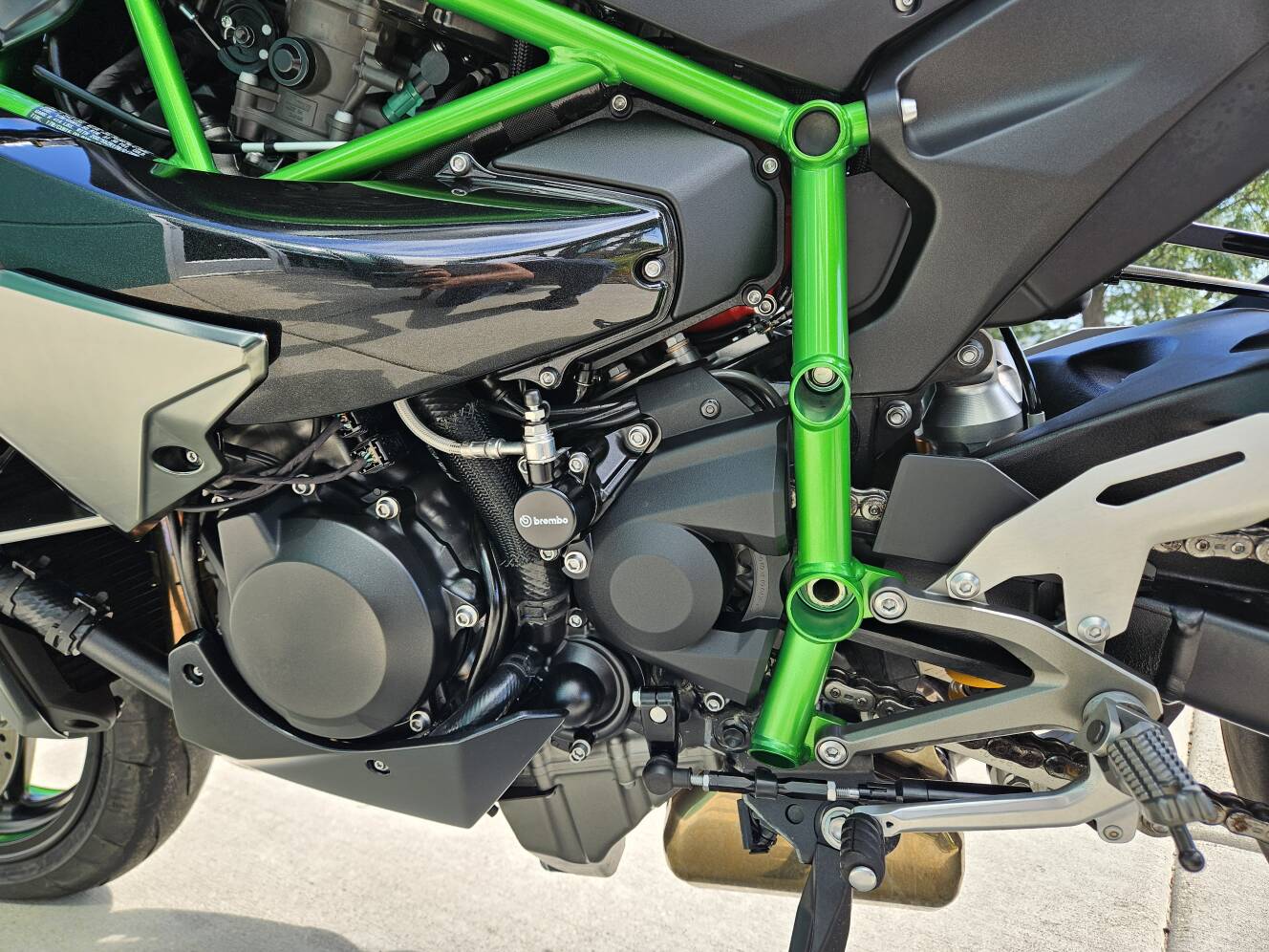 A photo of this 2025 Kawasaki Ninja H2® Carbon ABS
