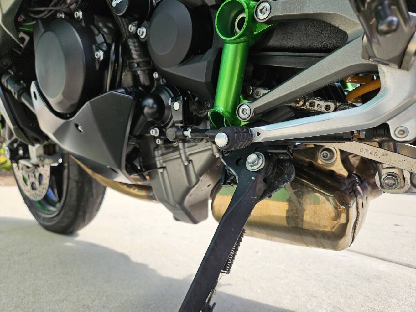 A photo of this 2025 Kawasaki Ninja H2® Carbon ABS