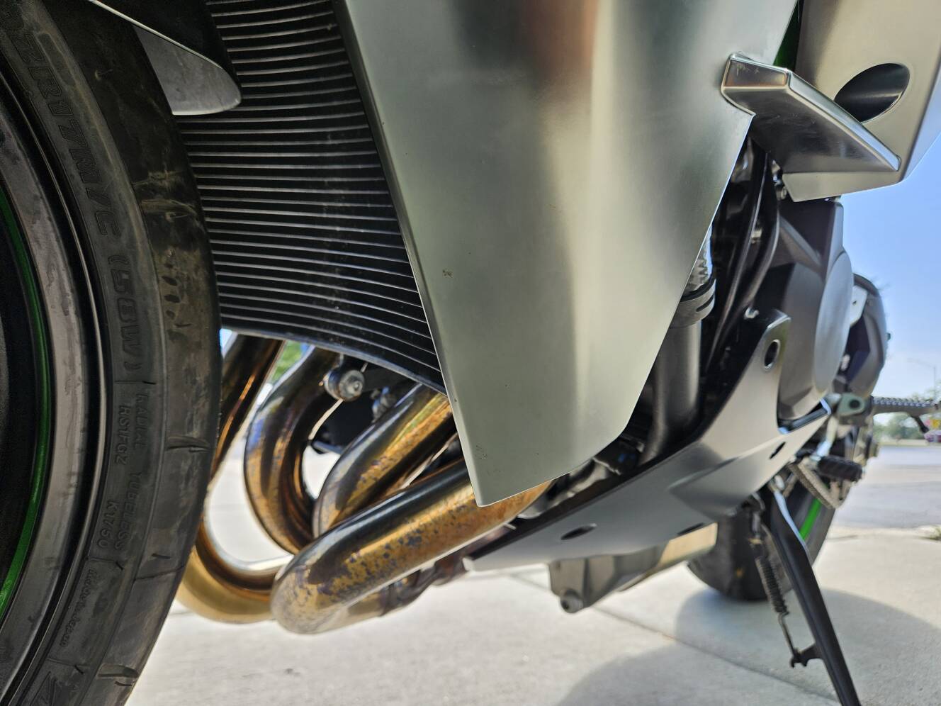 A photo of this 2025 Kawasaki Ninja H2® Carbon ABS