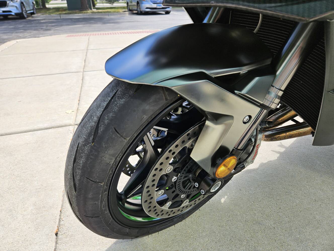 A photo of this 2025 Kawasaki Ninja H2® Carbon ABS