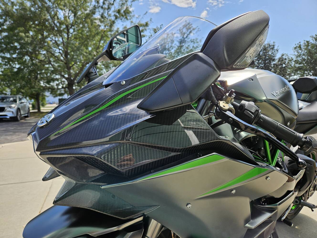 A photo of this 2025 Kawasaki Ninja H2® Carbon ABS