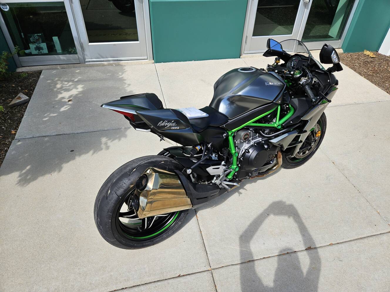 A photo of this 2025 Kawasaki Ninja H2® Carbon ABS