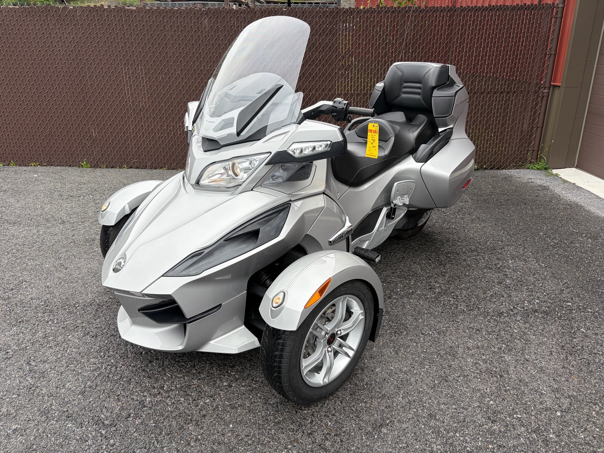 2010 Can-Am Spyder® RT Audio & Convenience SE5 BASE in Tyrone, PA