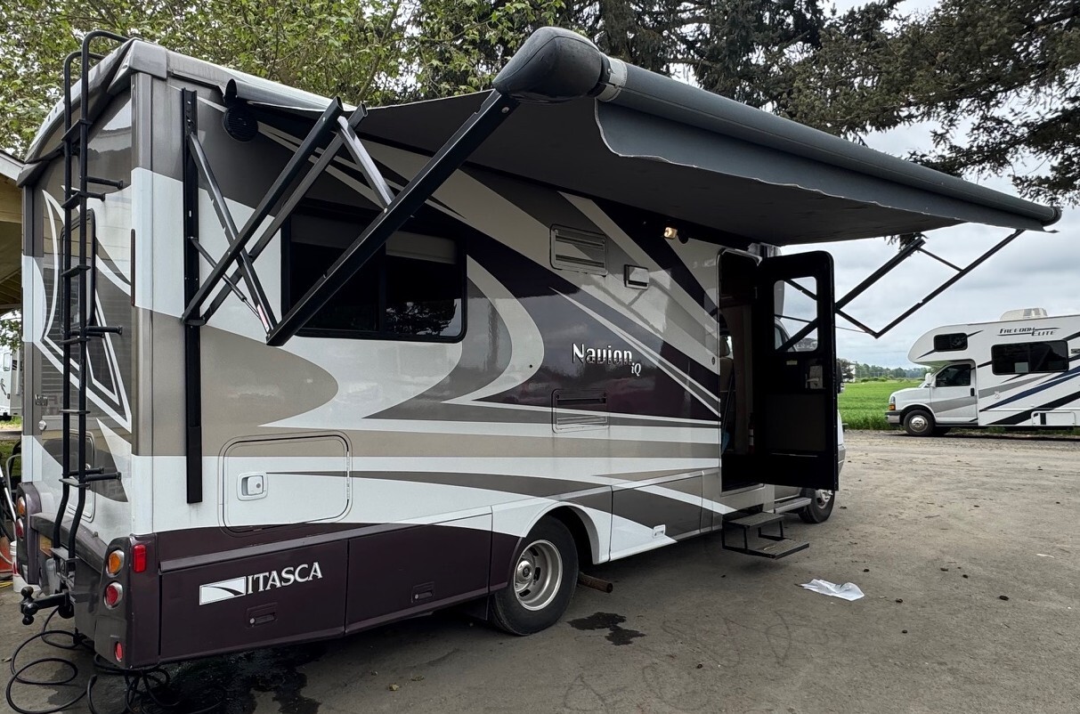 2013 Itasca NAVION IQ 24V in coburg OR
