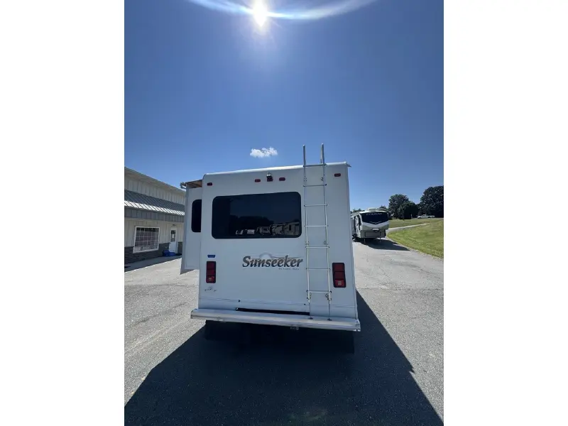 2008 FOREST RIVER SUNSEEKER 2860DS