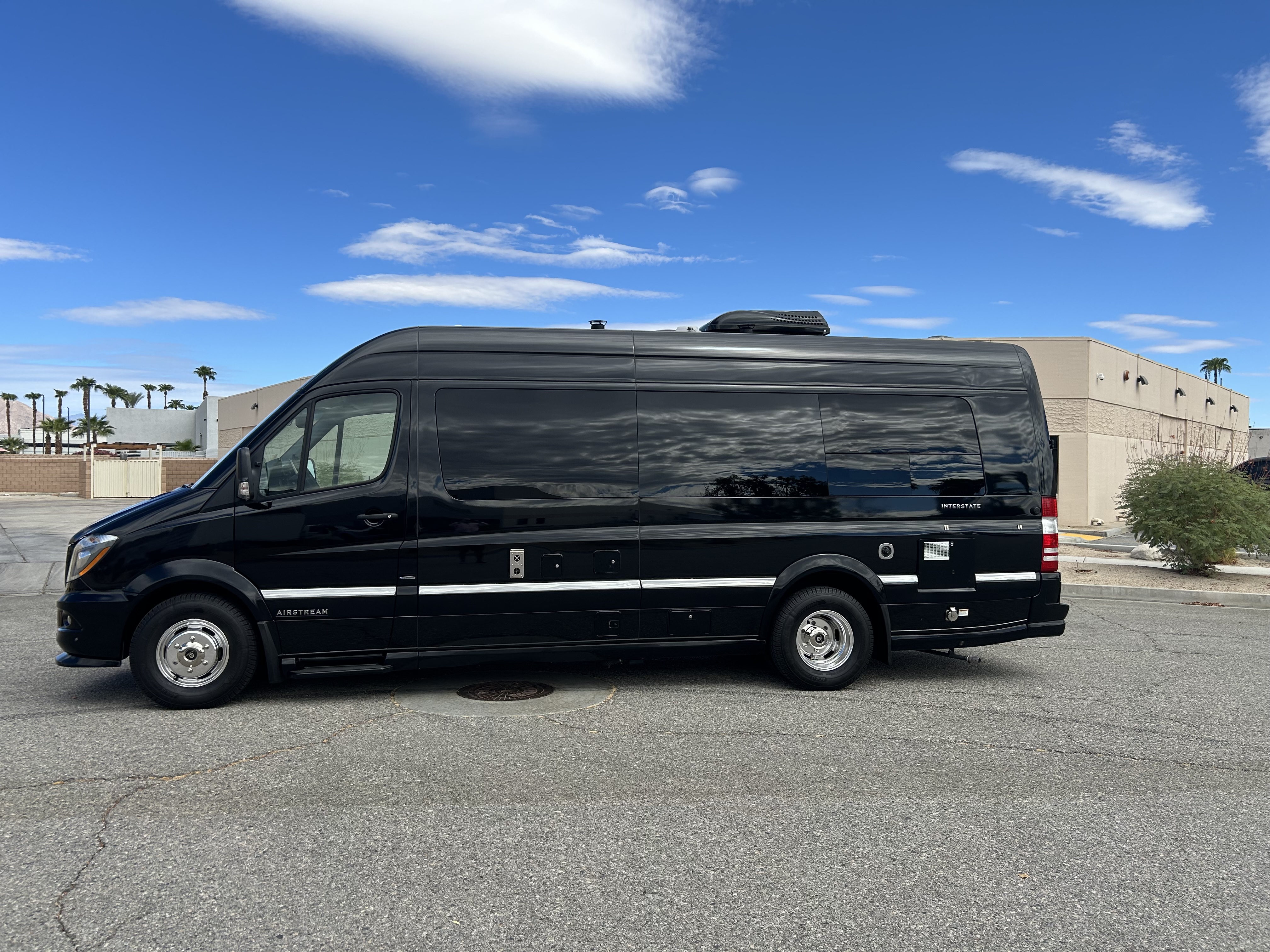 2016 Airstream INTERSTATE 24 GRAND TOUR EXT in cathedral city CA
