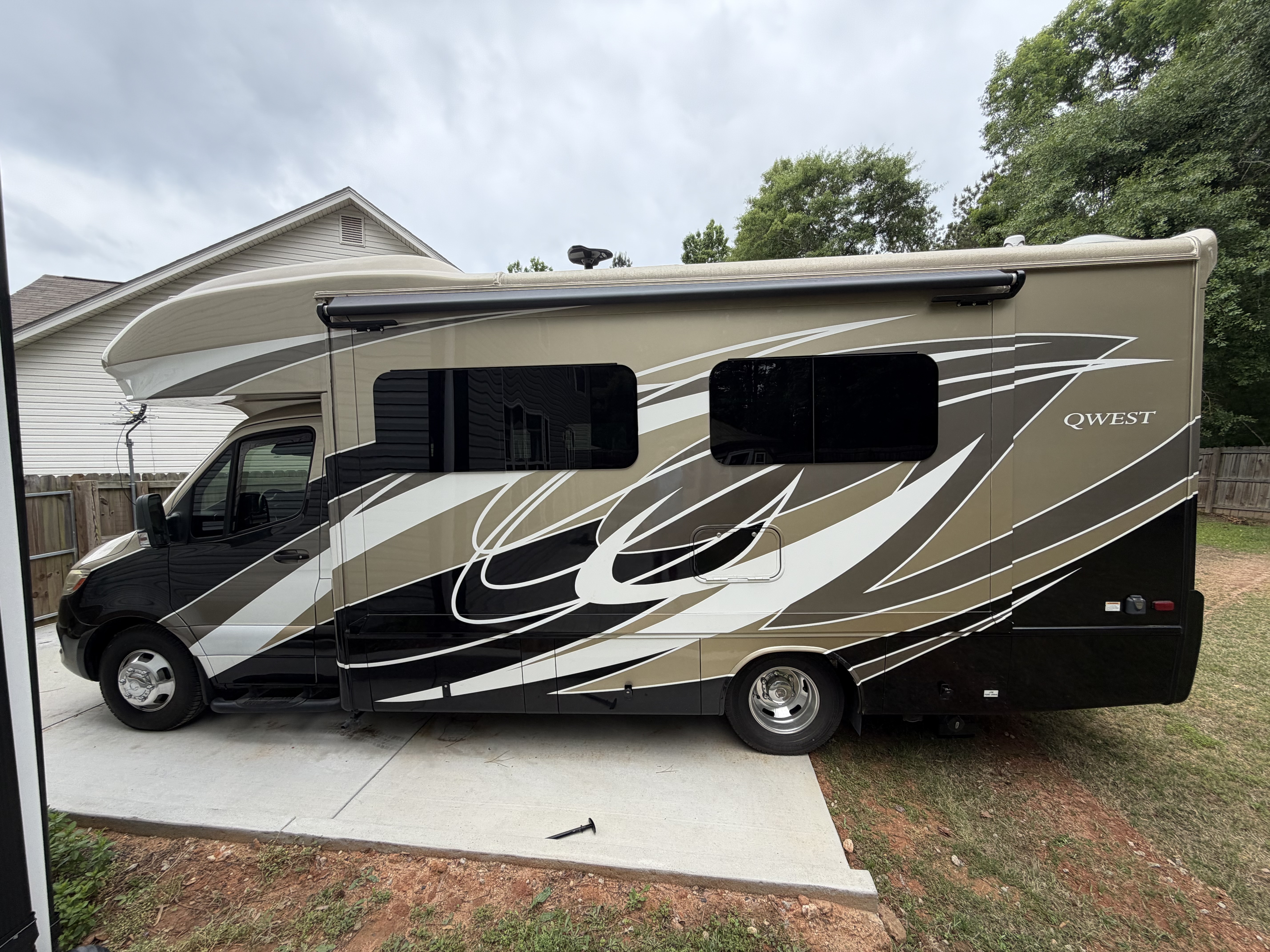 2020 Entegra Coach QWEST 24R RV