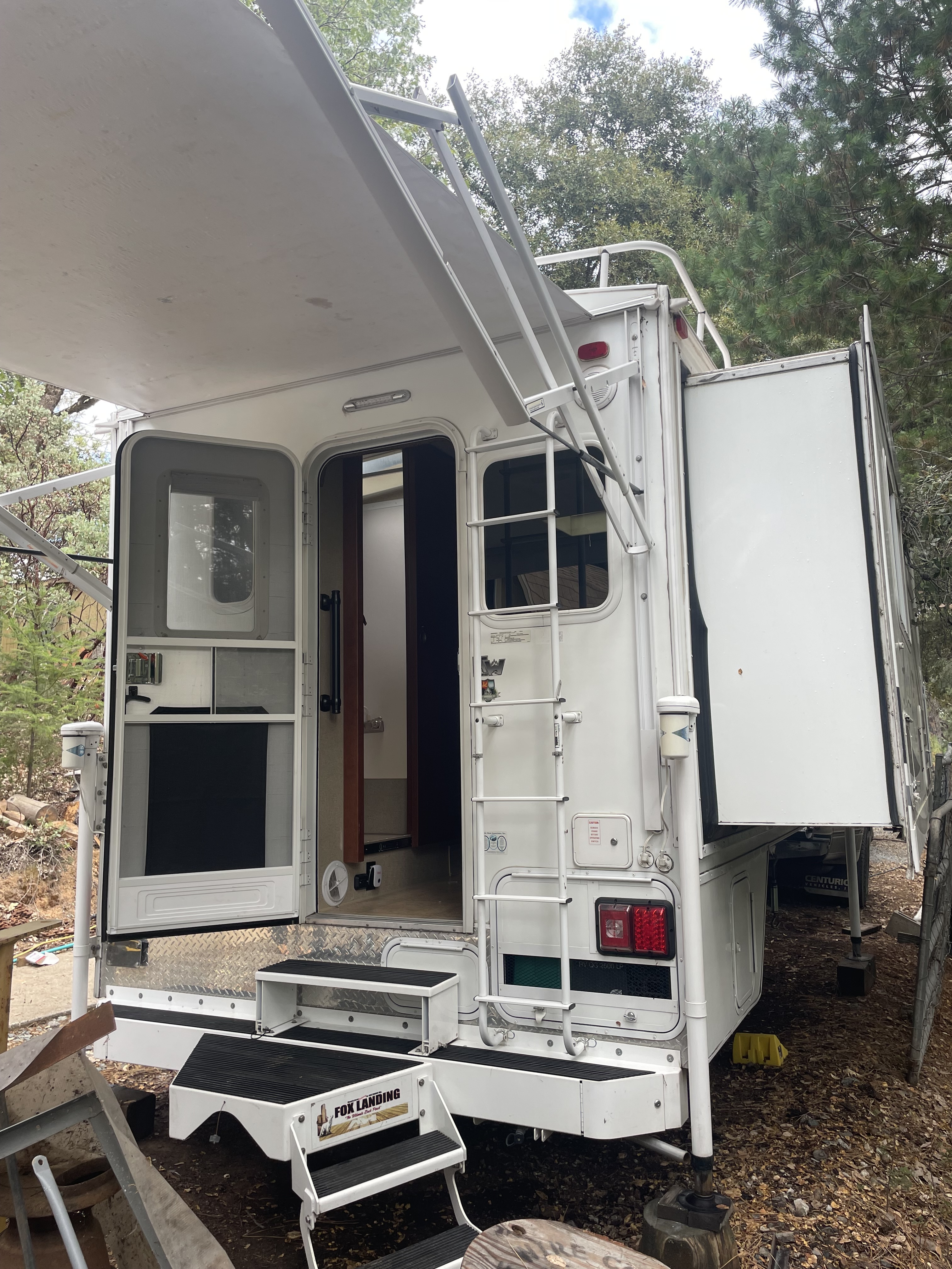 2016 Northwood Mfg ARCTIC FOX TRUCK CAMPER 1150 in colfax CA