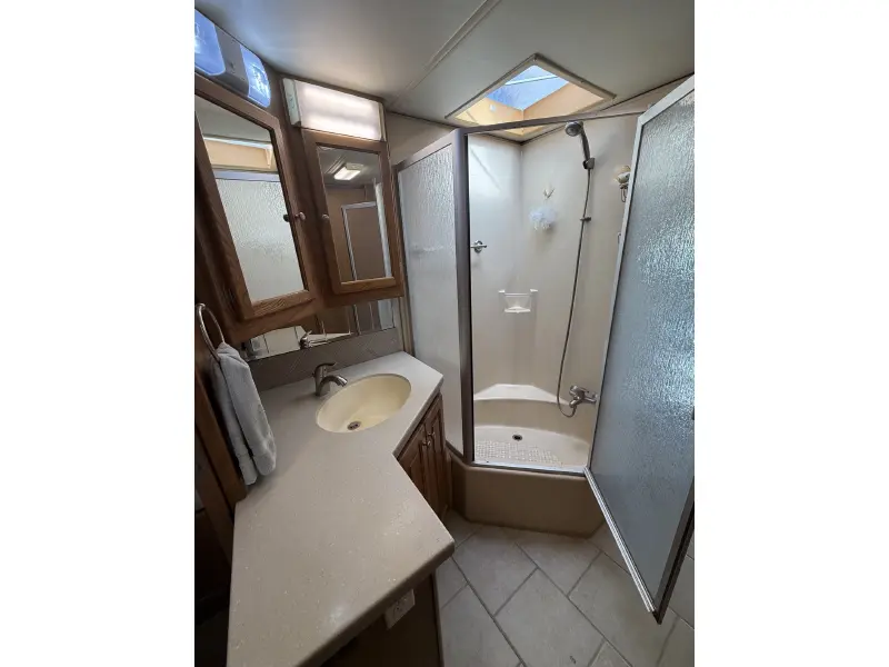 2005 TIFFIN MOTORHOMES PHAETON 38 GH