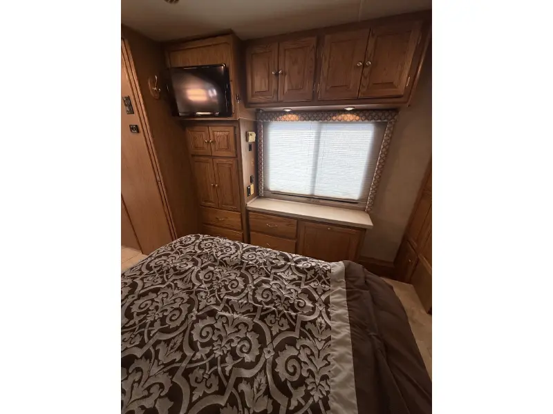 2005 TIFFIN MOTORHOMES PHAETON 38 GH
