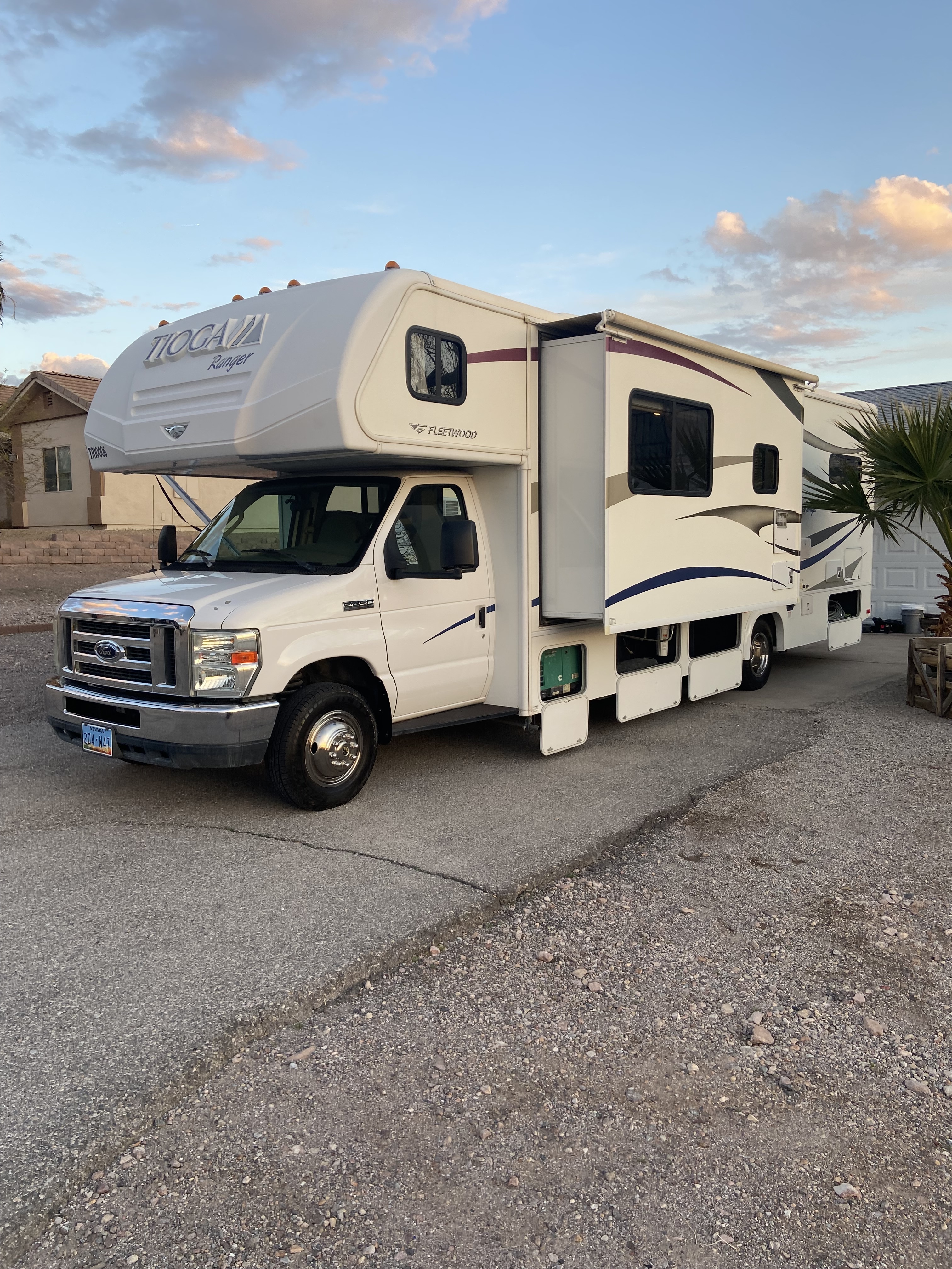 2010 Fleetwood TIOGA RANGER 31N in los angeles CA
