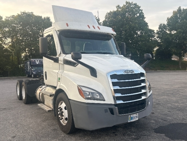 2023 FREIGHTLINER CASCADIA 116 in Salem, VA