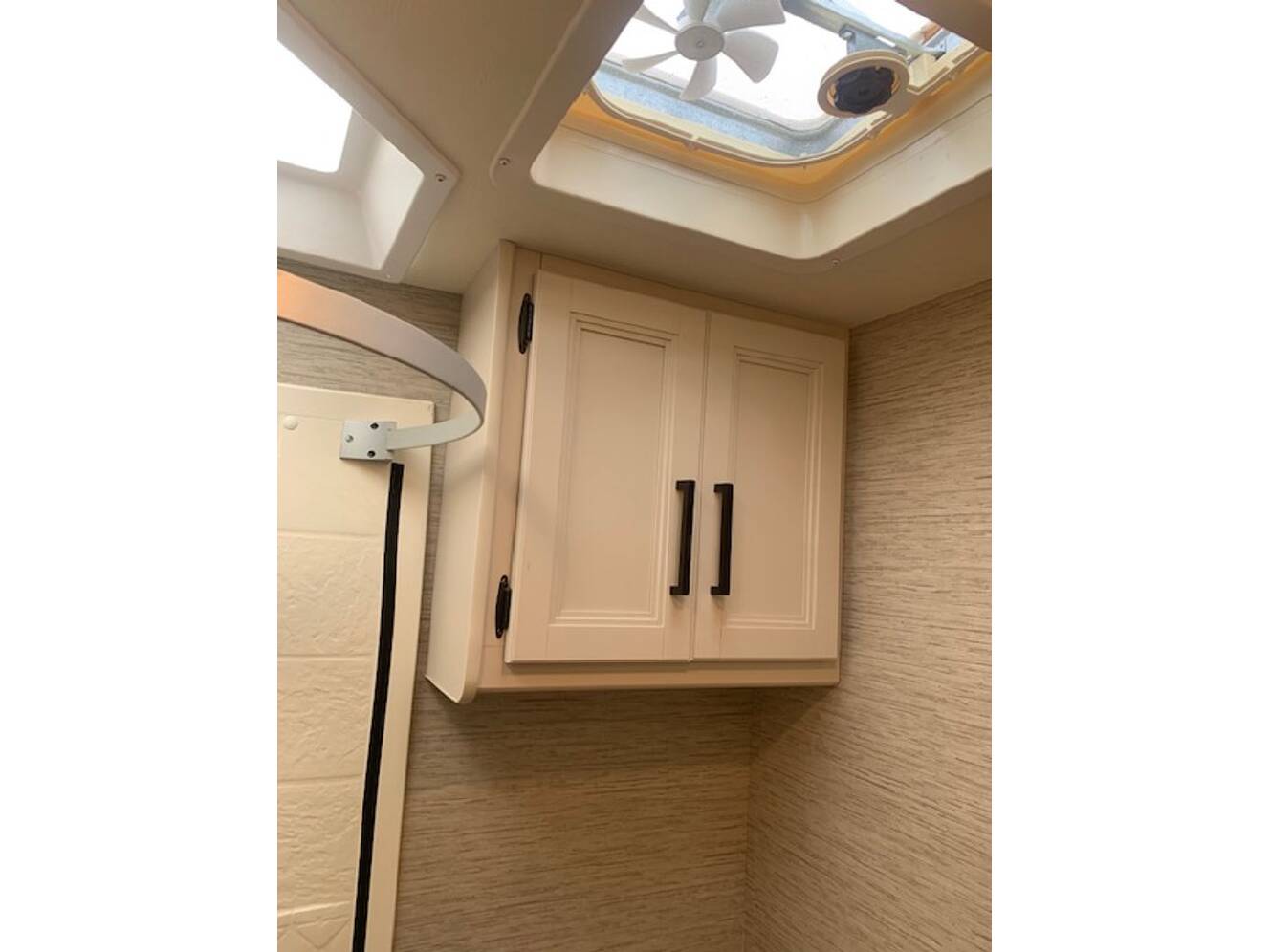 A photo of this 2021 Thor Motor Coach Axis 24.1