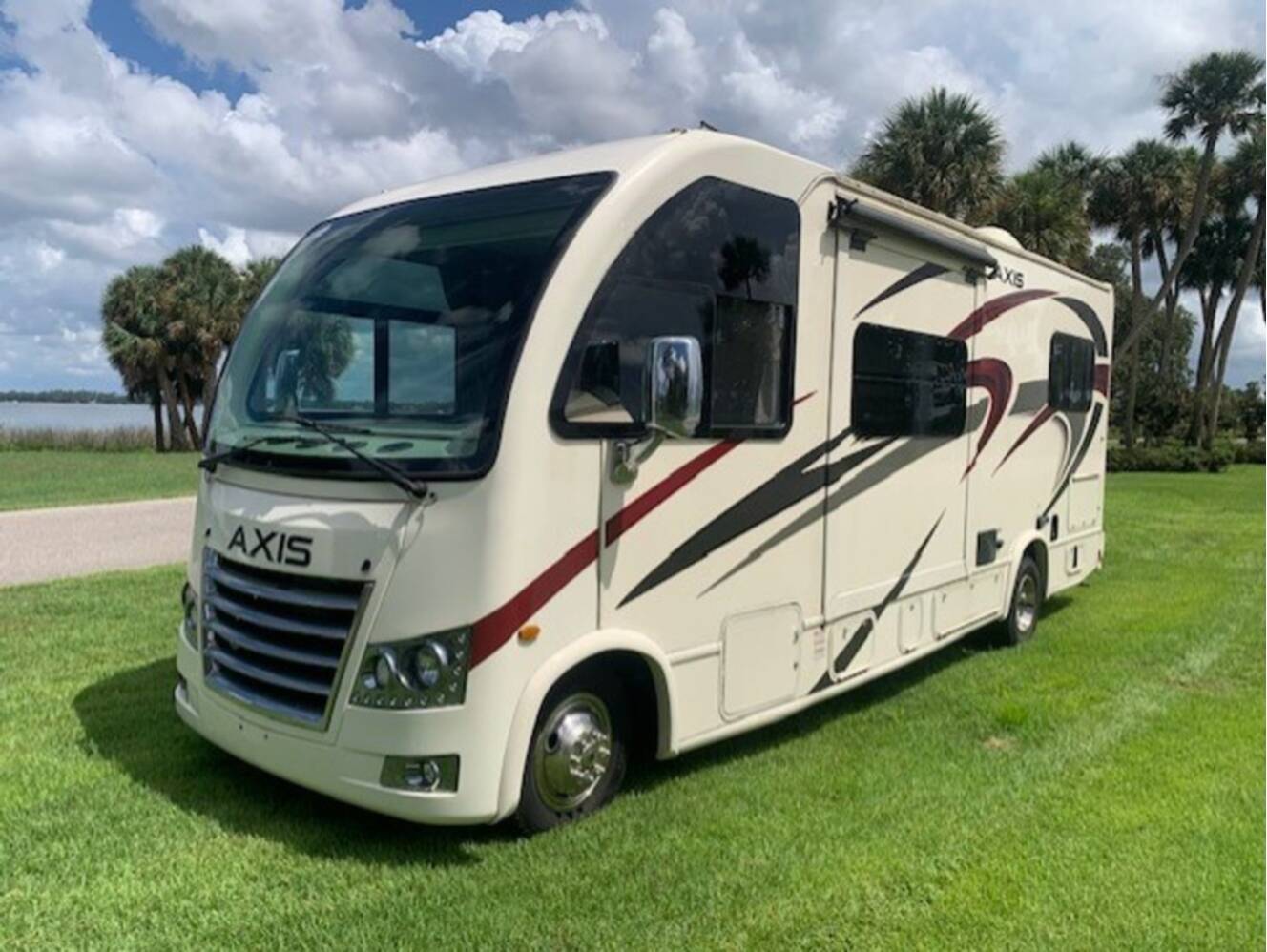 A photo of this 2021 Thor Motor Coach Axis 24.1