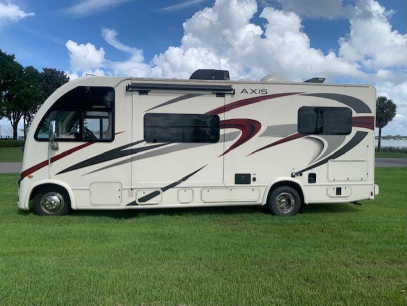 A photo of this 2021 Thor Motor Coach Axis 24.1