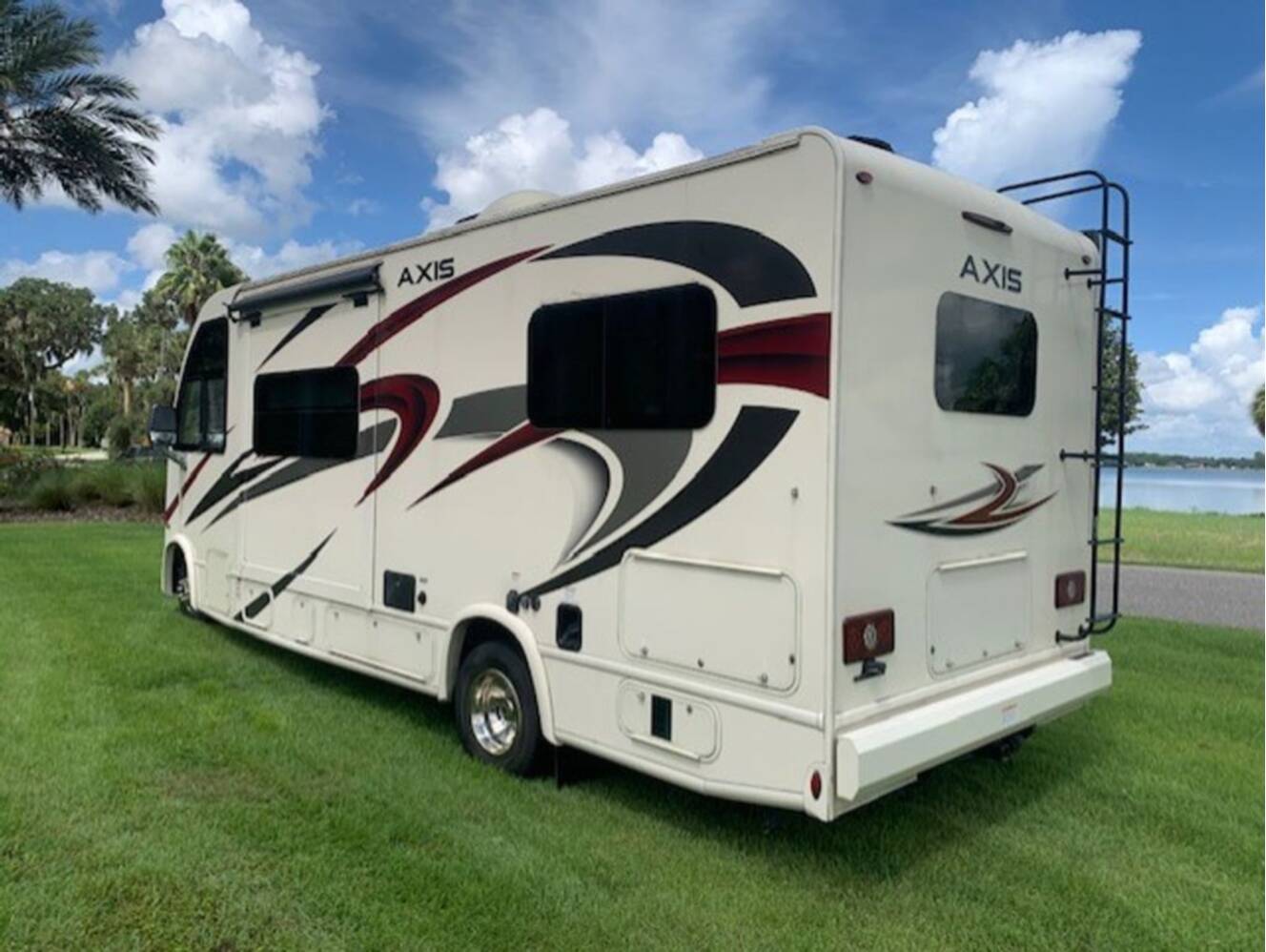 A photo of this 2021 Thor Motor Coach Axis 24.1