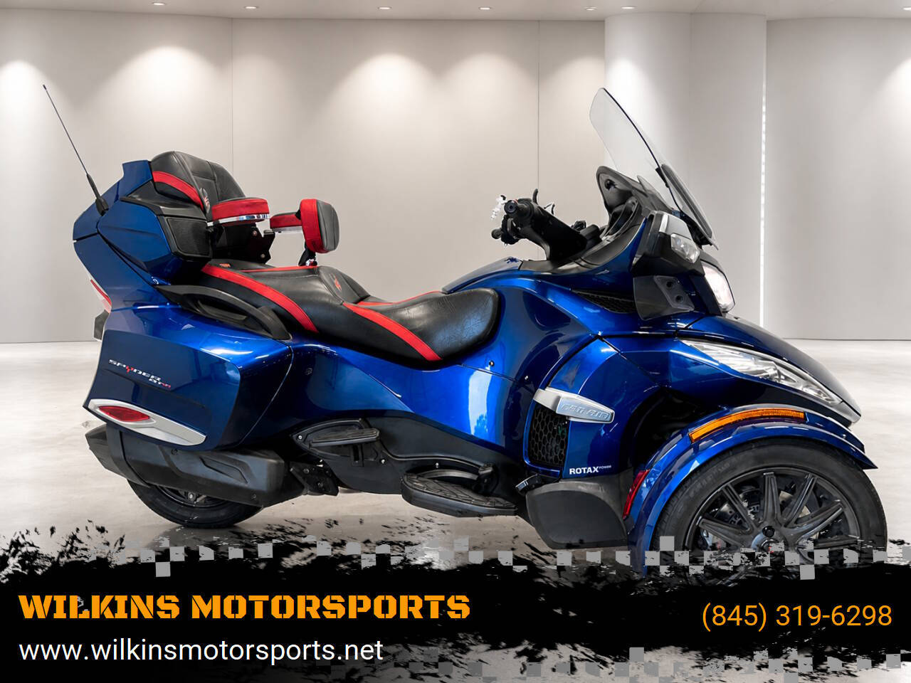 2016 Can-Am SPYDER RT-S SE6 RT-S SE6 in Patterson, NY