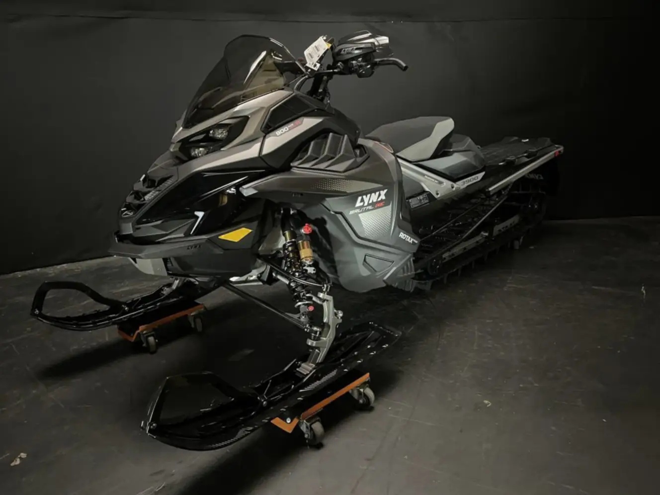 New 2025 Lynx Brutal Re 900 Ace Turbo R_10.25In / Silver 900 Ace Turbo ...